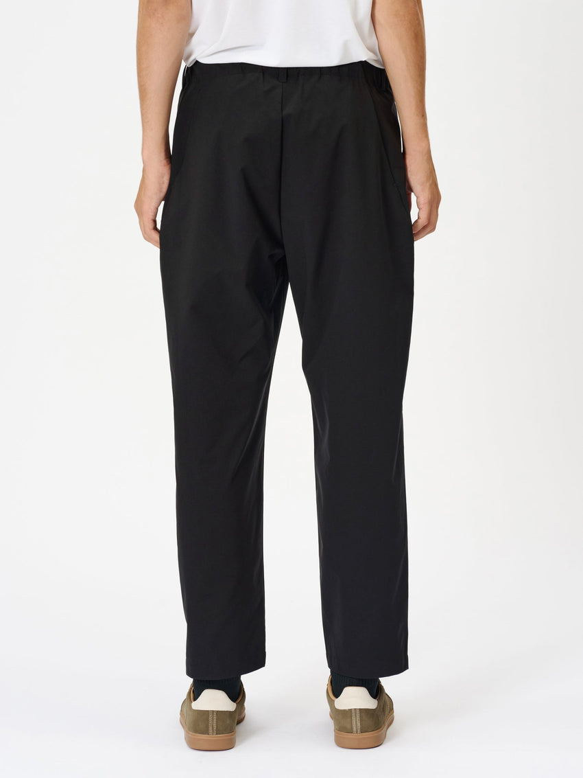 One Tuck Tapered Light Pants